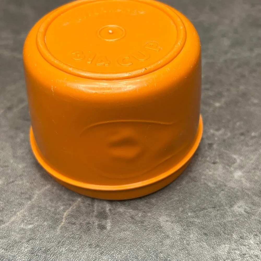 Tupperware vintage measuring